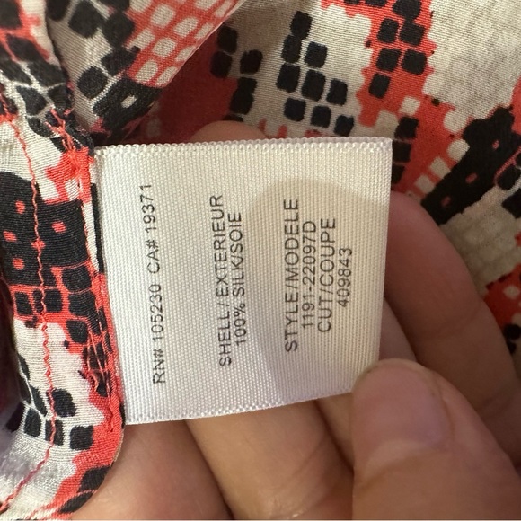 Joie Women's M 100% Silk Red White Geometric Snake Print Boho V-neck blouse - Picture 6 of 9